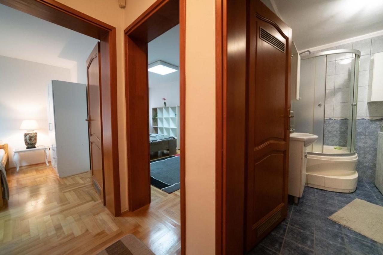 Apartman Yellow House Сараево Экстерьер фото