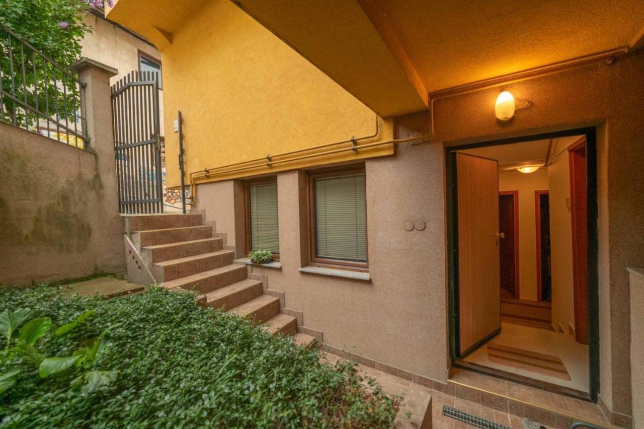 Apartman Yellow House Сараево Экстерьер фото